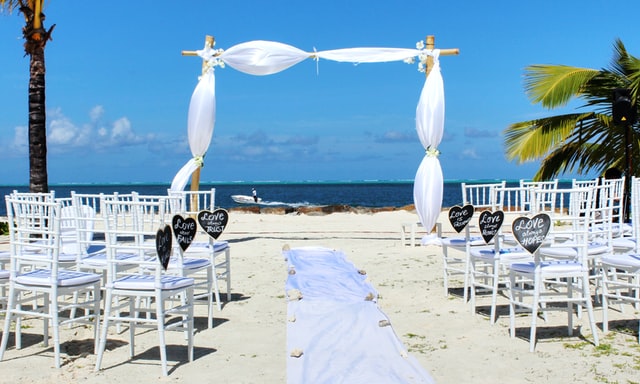 Beach weddings at The Hills